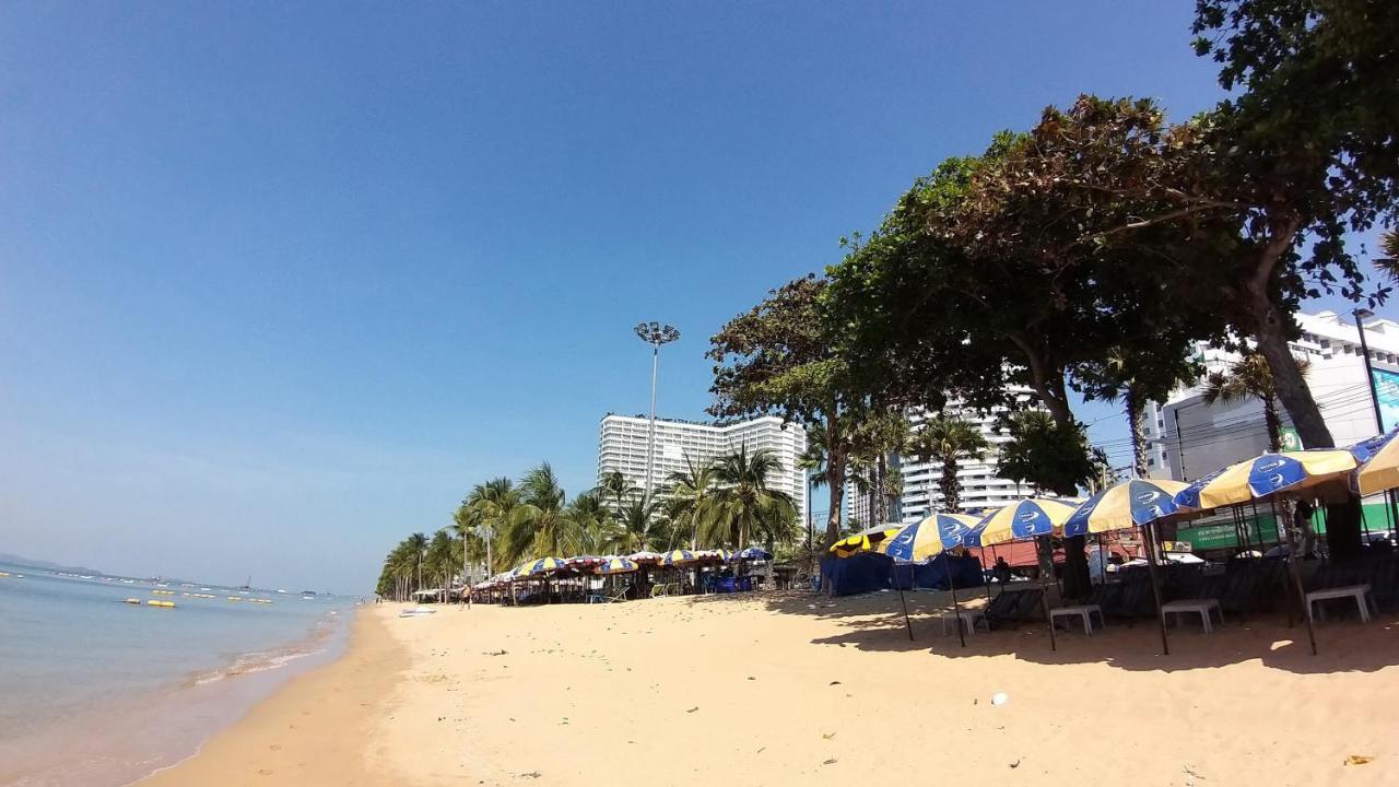 Max'S Beach House Hotel Pattaya Exterior photo